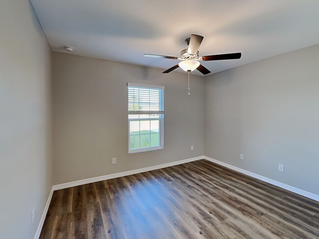 Building Photo - 515 SW 21St Ln