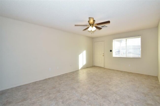 Building Photo - 8840 E 38th Ln