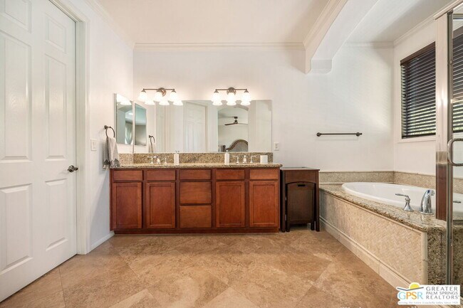 Building Photo - 78150 Calico Glen Dr