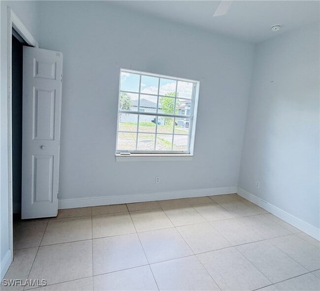 Building Photo - 3465 Everglades Blvd N
