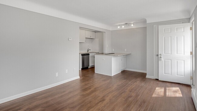 Building Photo - 1617 W Nine Mile Rd