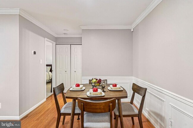 Building Photo - 18202 Chalet Dr