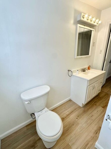 Building Photo - 114 Melini Ave