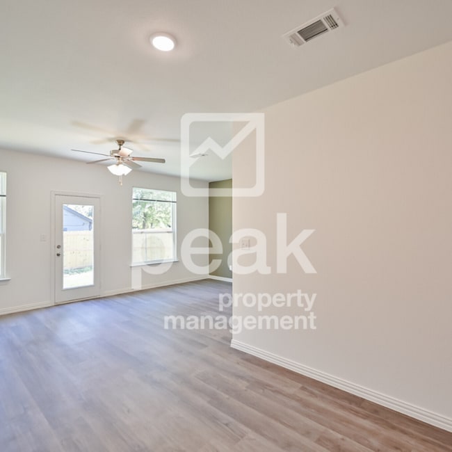 Building Photo - Just in time for SUMMER! Beautiful home re...