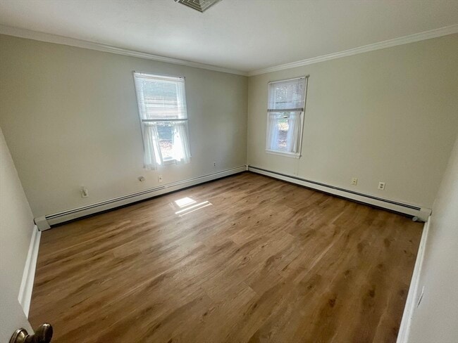 Building Photo - 10 Pine Grove Rd
