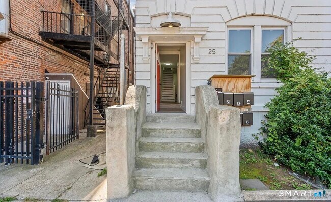 Building Photo - 25 Whittier St