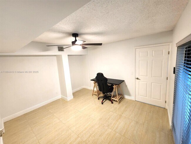 Building Photo - 1150 SW 118th Terrace