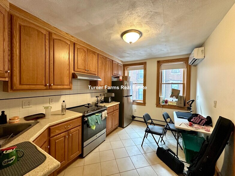 Building Photo - 48 Garden St