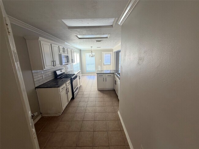 Building Photo - 15343 Court Amber Trail