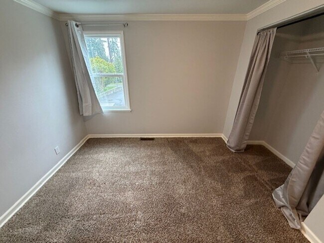 Building Photo - Alfi 23801 Duplex - Mountlake Terrace