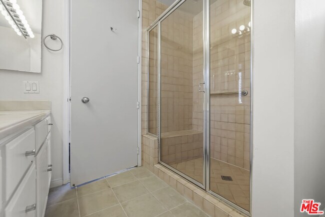 Building Photo - 2102 Century Park Ln