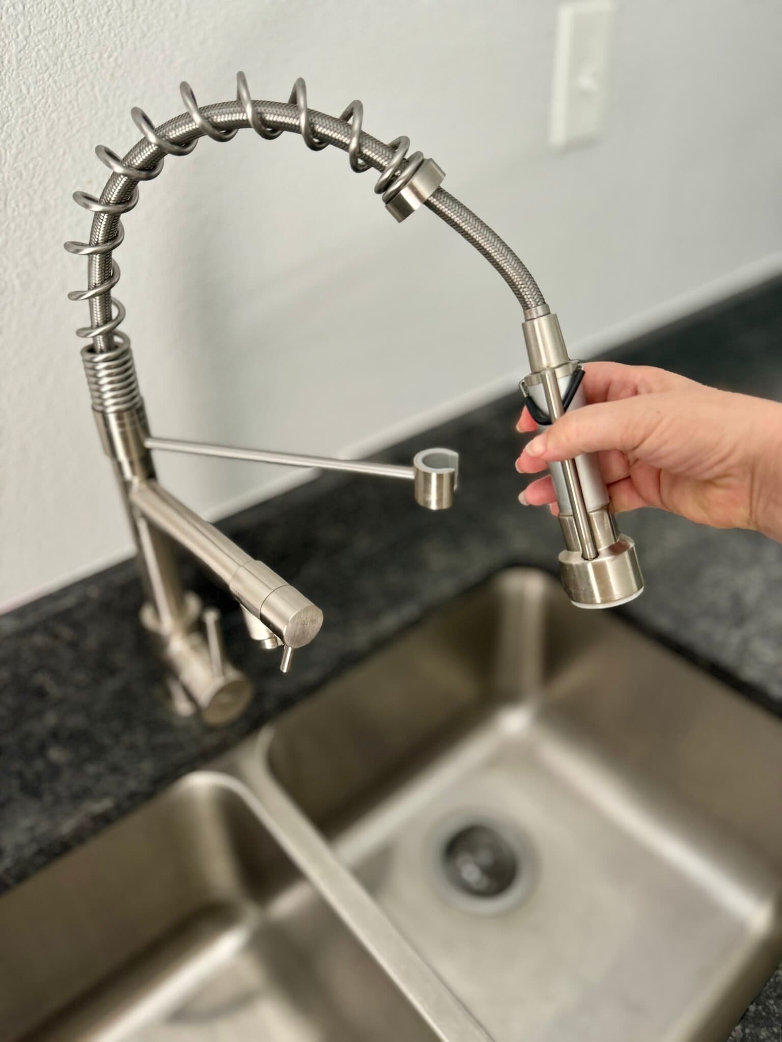 Kitchen Deluxe Faucet - 2437 Jaguar Rd