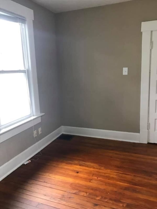 Building Photo - 141 W Northwood Ave