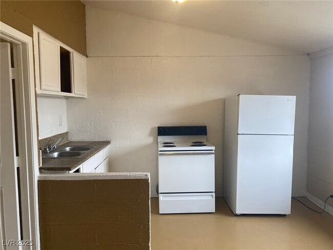 Building Photo - 1130 Laurel Ave