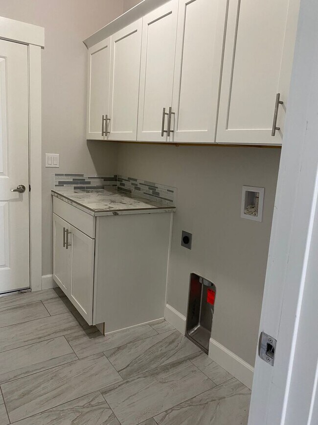 Building Photo - Elegant home in the Heights at Canyon Lakes