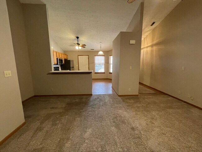 Building Photo - 3247 Hopkins Ct