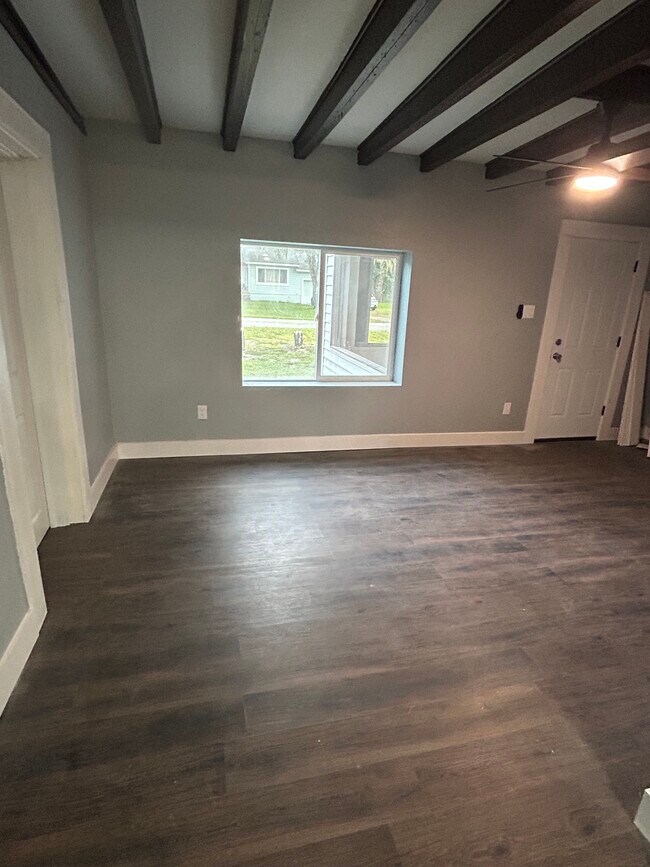 Building Photo - 413 E Kentucky Ave