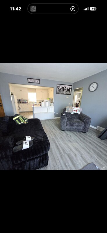 Building Photo - 149 E 1st St