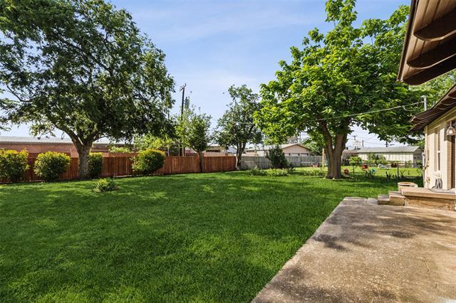 Building Photo - 2504 Avon Dr