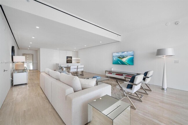 Building Photo - 9001 Collins Ave