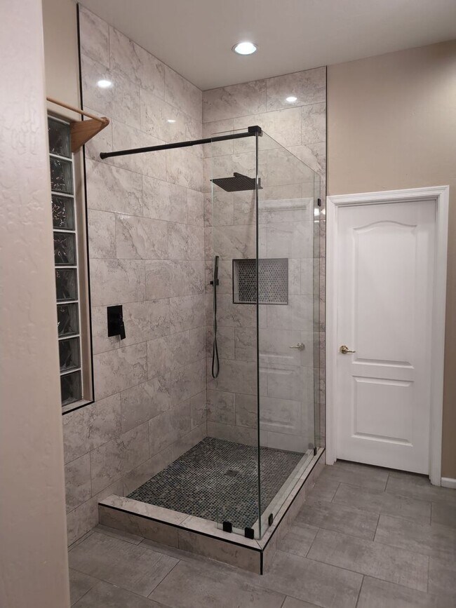 Building Photo - COMING SOON IN HIGLEY GROVES!!!!