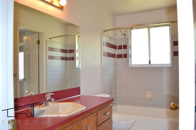 Building Photo - 1140 US-89