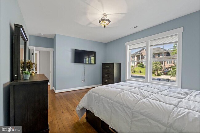 Building Photo - 3925 Ashwood Pl