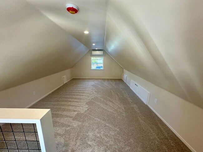 Building Photo - 112