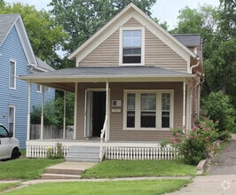 Building Photo - Single Family Home Rich in History - Great...