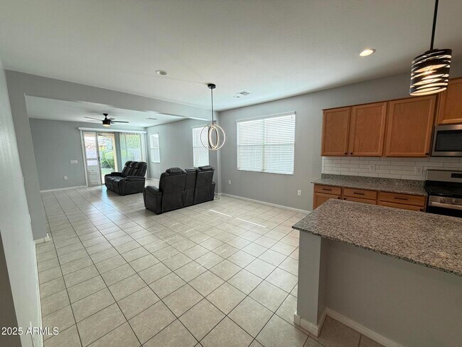 Building Photo - 336 W Tenia Trail