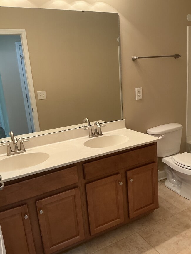Building Photo - 222 Buttonbush Ct