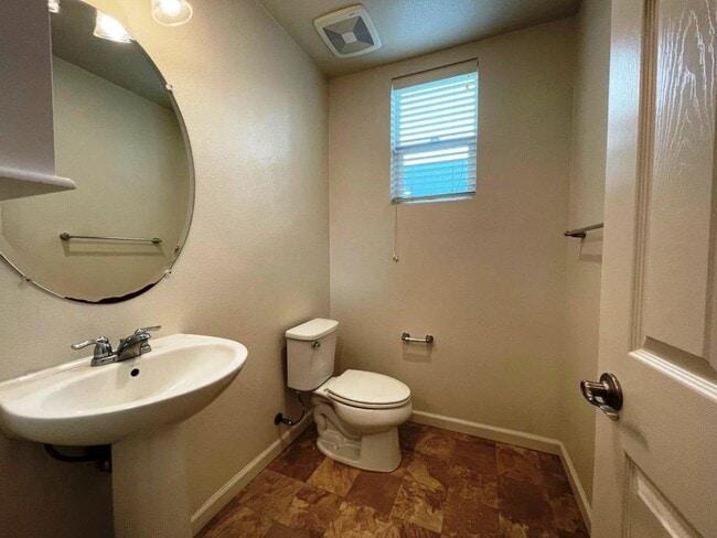 Building Photo - 168 Llano de los Robles Ave