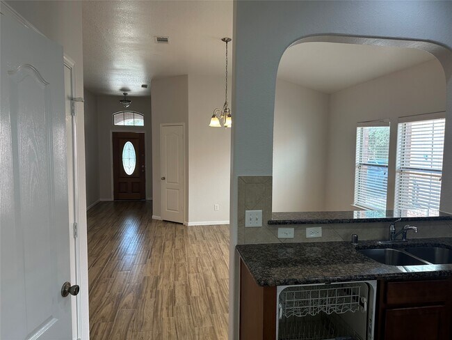 Building Photo - 15214 Bartlett Landing Dr