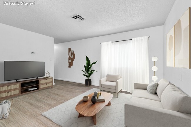 Building Photo - 2508 E Mesquite Ave