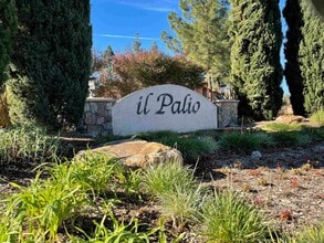 Building Photo - Great One Bedroom Condo w/ A/C