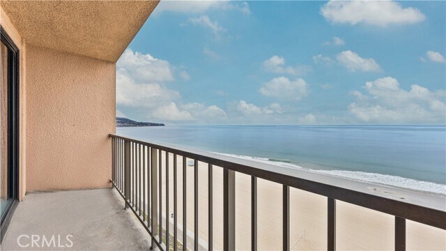 Building Photo - 721 Esplanade