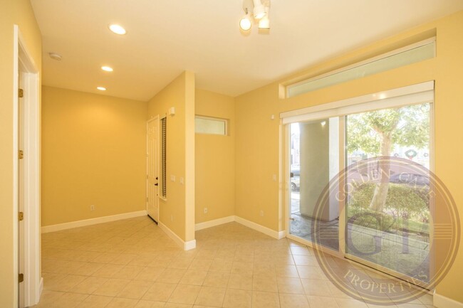 Building Photo - Sunset - 3 BR, 3.5 BA Townhouse 2,225 Sq. ...