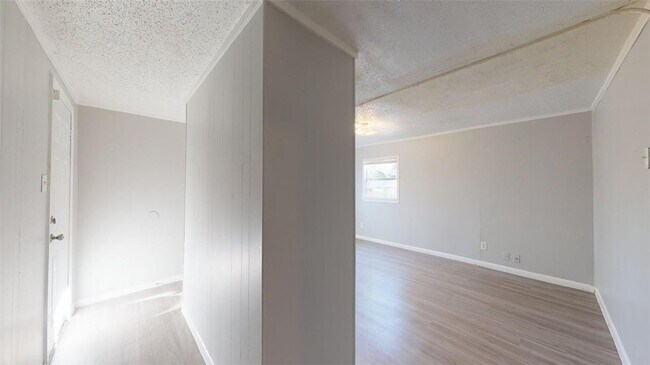 Building Photo - 4000 Margaret St