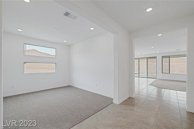 Building Photo - 10 Sun Lily Ln