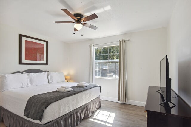STAGED PHOTO - 813 W Magnolia St