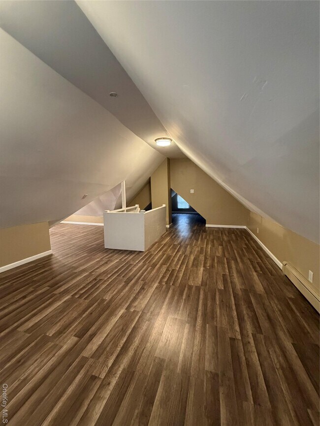 Building Photo - 79 Brook St