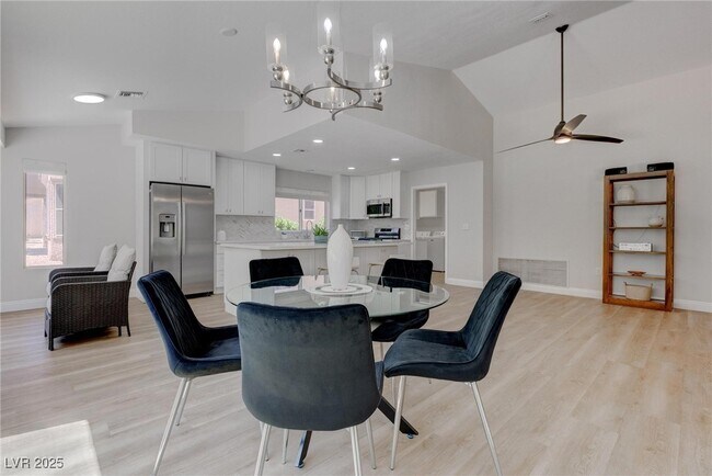 Building Photo - 3040 Hidden Treasure Dr