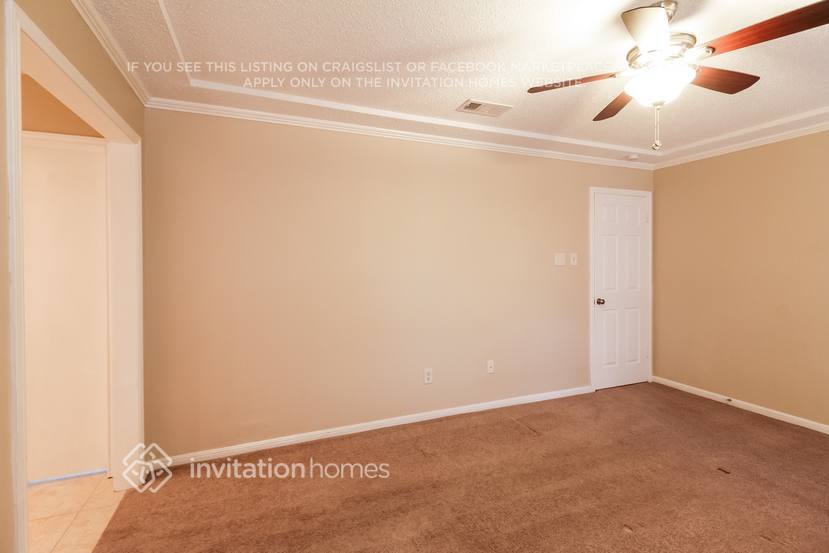 Building Photo - 301 Overland Dr