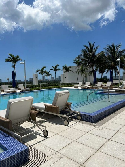 Building Photo - 1775 Polk St