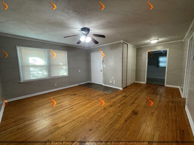 Building Photo - Spacious & Unique! 3 Bed, 1 Bath Home with Bonus Space for Rent
