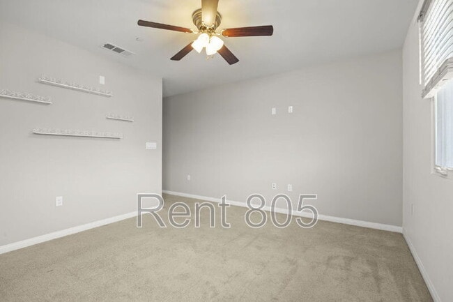 Building Photo - 1008 Los Angeles Ave