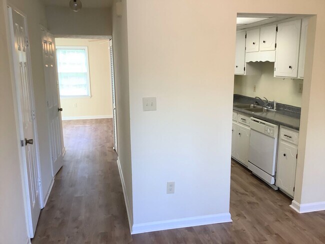 Building Photo - SLEEPY CREEK DR - 270/272