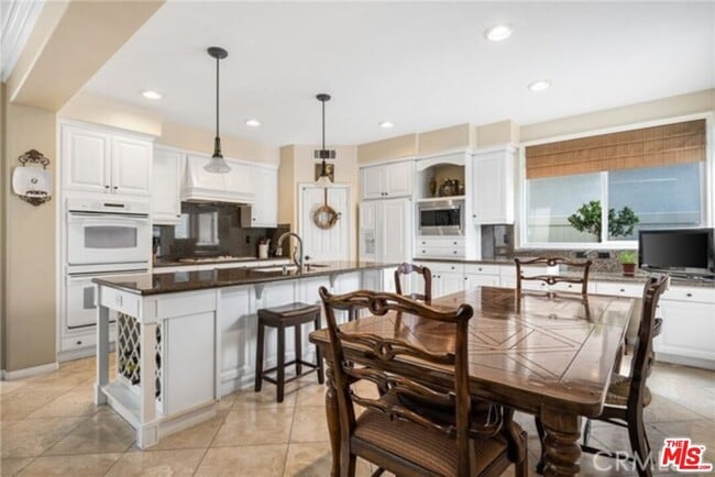 Building Photo - 2088 Ward St