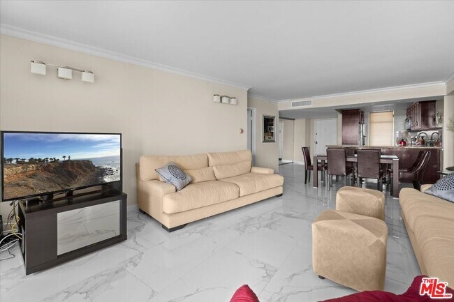 Building Photo - 4267 Marina City Dr