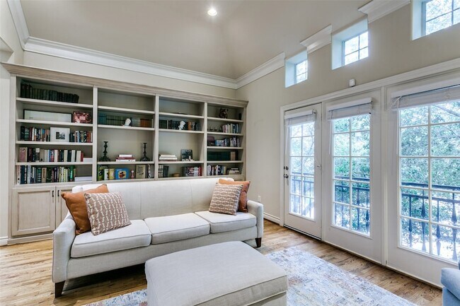 Building Photo - 5742 Kiam St